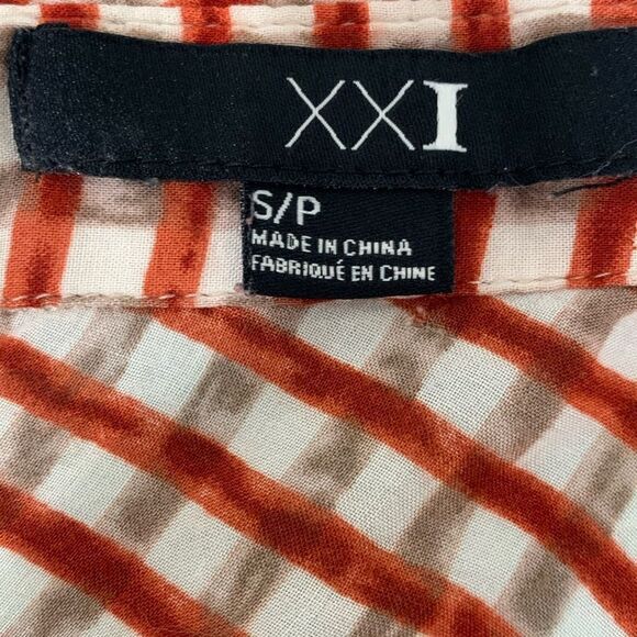 Forever 21 Red & White Plaid Button Down Shirt — Size SP - Picture 5 of 6